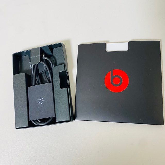 Beats by Dr Dre(ビーツバイドクタードレ)のBeats Solo3 Wireless クラブイエロー スマホ/家電/カメラのオーディオ機器(ヘッドフォン/イヤフォン)の商品写真