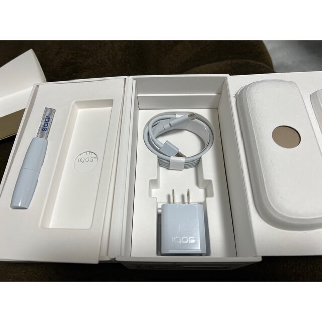 IQOS(アイコス)のiQOS3 Duo ブリリアントゴールド 付属品あり メンズのファッション小物(タバコグッズ)の商品写真