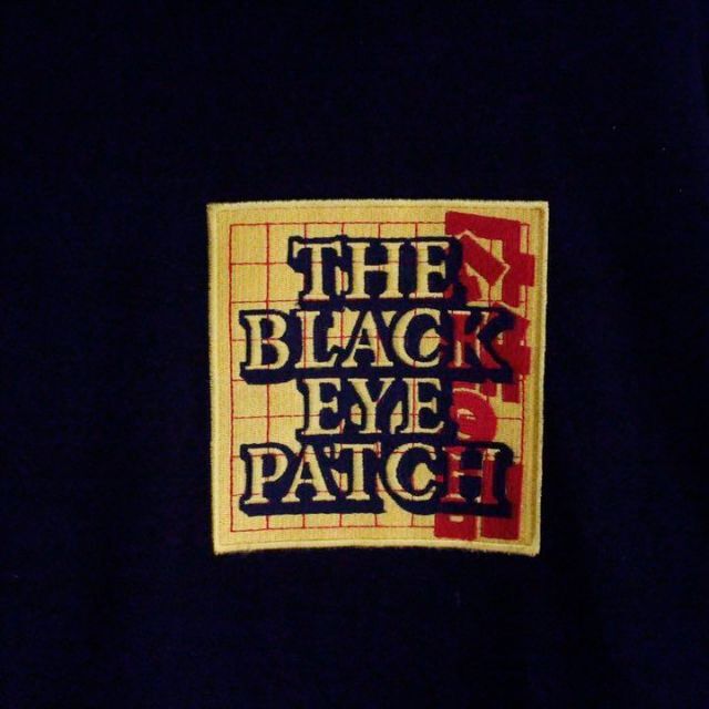 【即完売】BLACK EYE PATCH センター 刺繍ロゴ 入手困難 パーカー