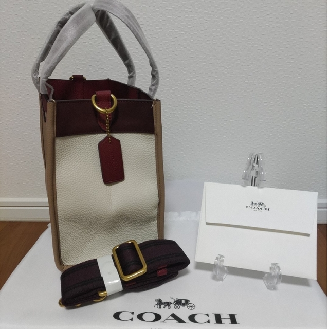 COACH(コーチ)のCOACH コーチ トートバッグ フィールド  30 カラーブロック ブラウン レディースのバッグ(トートバッグ)の商品写真