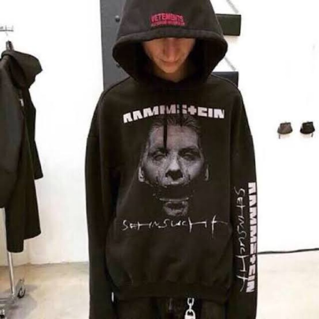 人気の贈り物が大集合 Balenciaga フーディー ラムシュタイン