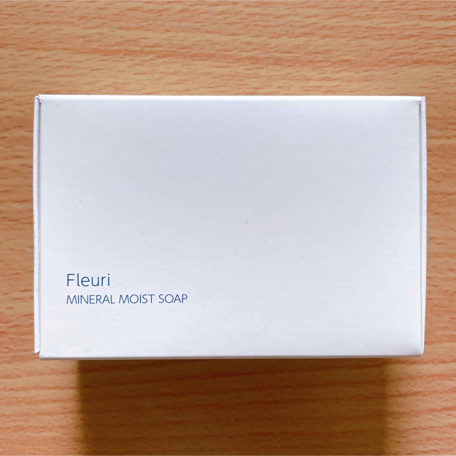 Fleuri(フルリ)のフルリ ミネラルモイストソープ 80g ＋ 無印良品 洗顔用 泡立てネット コスメ/美容のボディケア(ボディソープ/石鹸)の商品写真