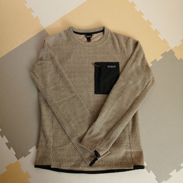 美品 patagonia R1エアクルー