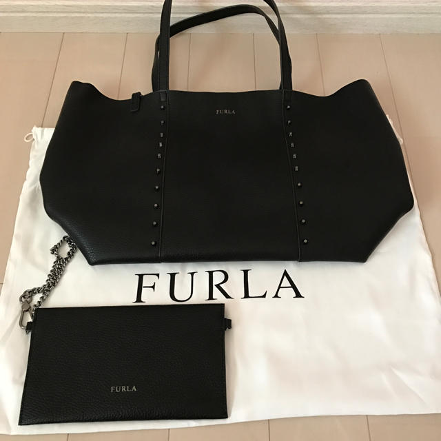 Furla(フルラ)の美品‼︎スタッズレザートートバッグ ポーチ付き レディースのバッグ(トートバッグ)の商品写真
