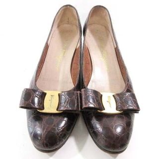 じブランド Salvatore Ferragamo - フェラガモ ヴァラ クロコ型押し ...