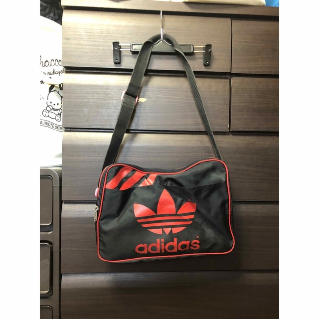 adidas(アディダス)のレア　アディダス　デサント製　ショルダーバッグ　に スポーツ/アウトドアのスポーツ/アウトドア その他(その他)の商品写真