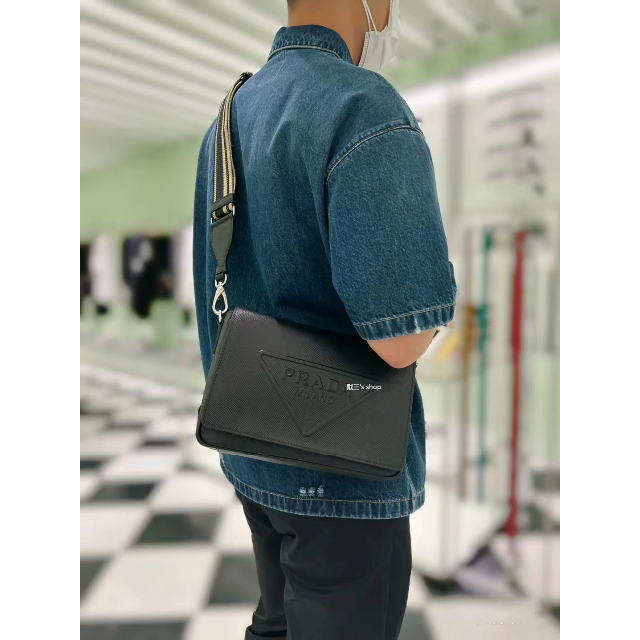 PRADA - 22SS 新作 PRADA プラダ サフィアーノレザー ショルダー