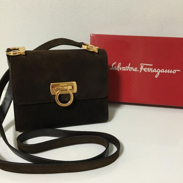 Salvatore Ferragamo(サルヴァトーレフェラガモ)の美品♡フェラガモ♡ガンチー二♡ショルダー レディースのバッグ(ショルダーバッグ)の商品写真