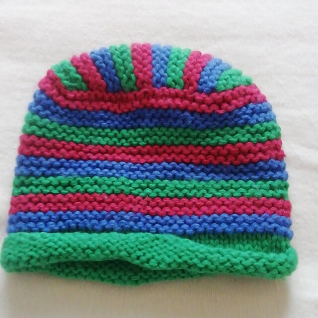 手編みニット帽子 レディースの帽子(ニット帽/ビーニー)の商品写真