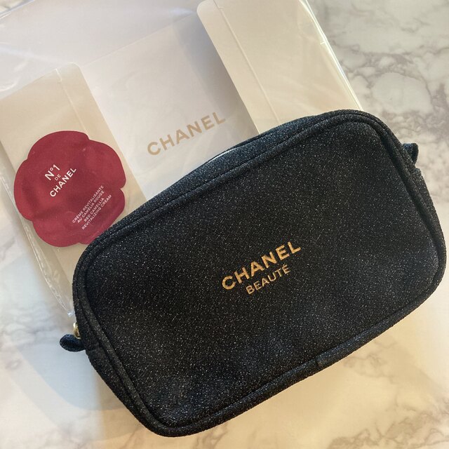 CHANEL - CHANEL✩クリスマス限定 ノベルティポーチ コフレの CHANEL - CHANEL✩クリスマス限定 ノベルティポーチ コフレの