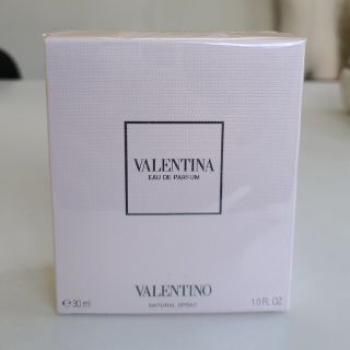 ヴァレンティノ(VALENTINO)の専用　新品未開封☆ヴァレンチノ　ヴァレンティナオーデパルファム30ml(香水(女性用))