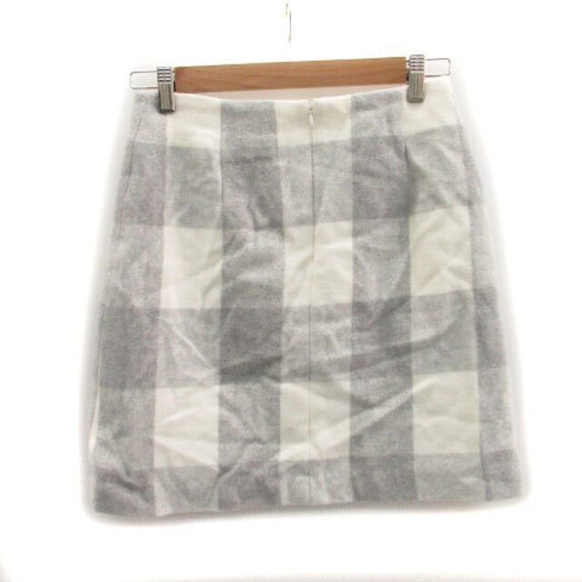 NATURAL BEAUTY BASIC(ナチュラルビューティーベーシック)のナチュラルビューティーベーシック 台形スカート フレアスカート ミニ丈 S 白 レディースのスカート(ミニスカート)の商品写真