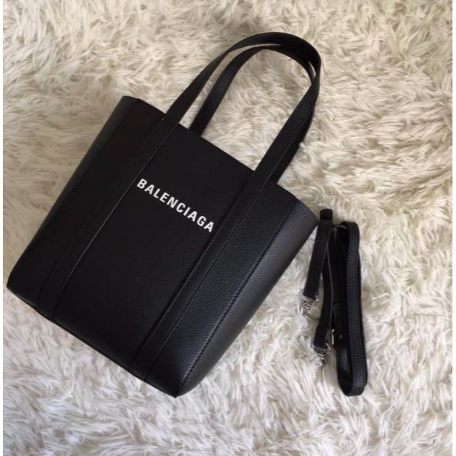 数量限定 BALENCIAGA LE CAGOLE XSショルダーバッグ 週末セール