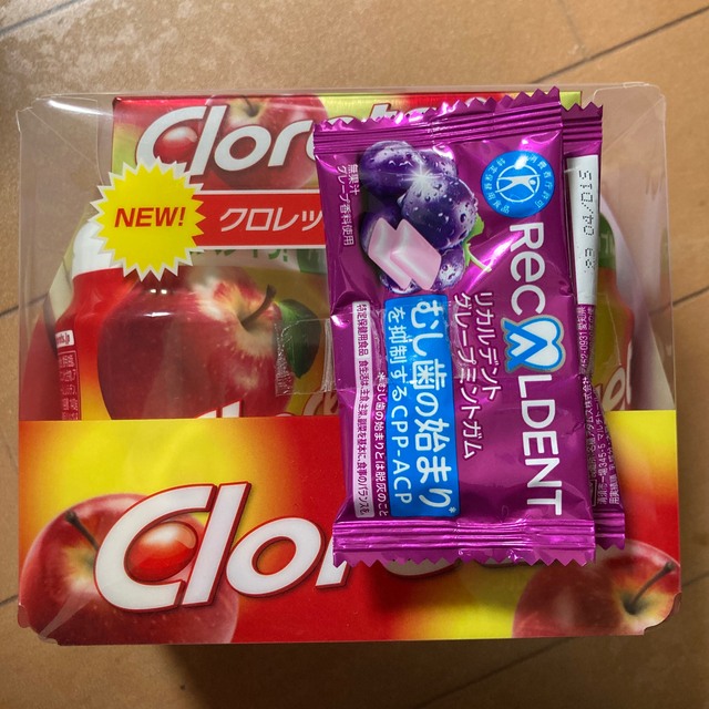 クロレッツ　ボトル×4 おまけ付 食品/飲料/酒の食品(菓子/デザート)の商品写真