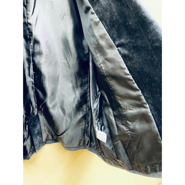 GU(ジーユー)の未使用品タグ付きベロアジャケット　ネイビー レディースのジャケット/アウター(テーラードジャケット)の商品写真