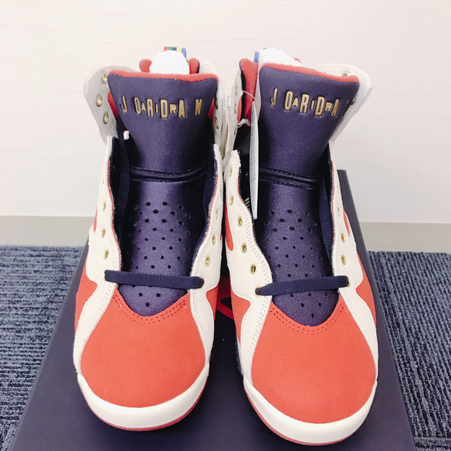 NIKE(ナイキ)のしんちゃん様専用Trophy Room × Nike Air Jordan 7 メンズの靴/シューズ(スニーカー)の商品写真