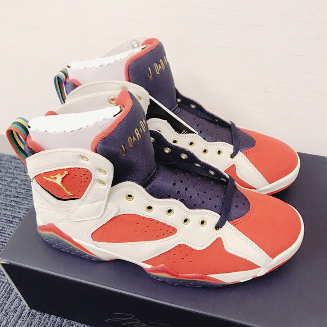 NIKE(ナイキ)のしんちゃん様専用Trophy Room × Nike Air Jordan 7 メンズの靴/シューズ(スニーカー)の商品写真