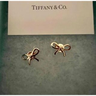 ティファニー(Tiffany & Co.)の希少　ティファニー　18Kリボンピアス(ピアス)