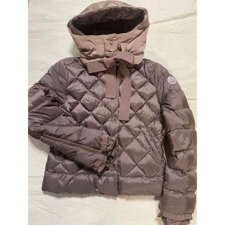 モンクレール フリル(ベージュ系)の通販 46点 | MONCLERを買うならラクマ