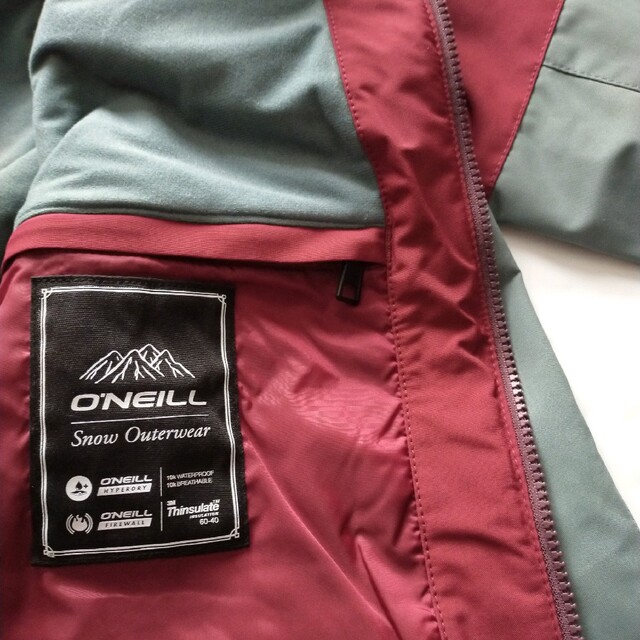 O'NEILL(オニール)の✨未使用 O'NEILL(オニール)  スノーボード ジャケット レディース L スポーツ/アウトドアのスノーボード(ウエア/装備)の商品写真
