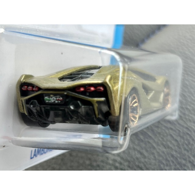 Lamborghini(ランボルギーニ)のHot Wheels ホットウィール ランボルギーニ シアン FKP 37 エンタメ/ホビーのおもちゃ/ぬいぐるみ(ミニカー)の商品写真