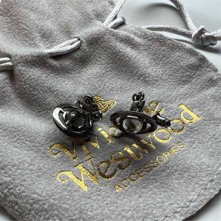 ヴィヴィアンウエストウッド(Vivienne Westwood)の【新品】viviennewestwood タイニーオーブ 両耳ピアス(ピアス)