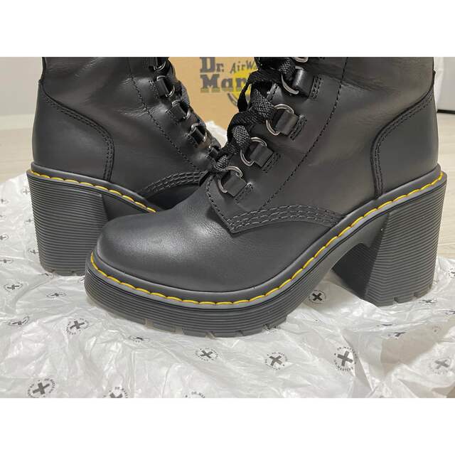 Dr.Martens(ドクターマーチン)の最後！ドクターマーチン 8ホール CHESNEY レディースの靴/シューズ(ブーツ)の商品写真