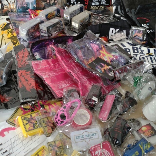 B'z★グッズ 83点まとめ売り B'z★グッズ 83点まとめ売り