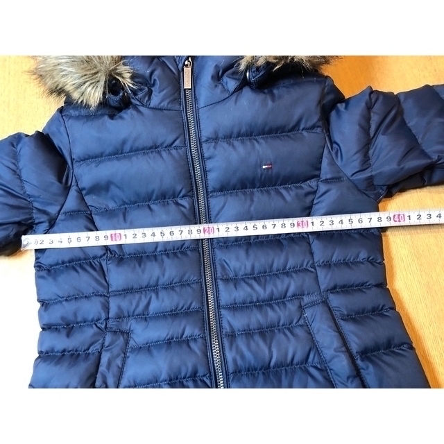 TOMMY HILFIGER(トミーヒルフィガー)のトミーヒルフィガー  ダウンジャケット　122㎝　ネイビー　女の子　120 キッズ/ベビー/マタニティのキッズ服女の子用(90cm~)(ジャケット/上着)の商品写真