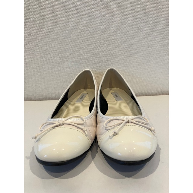 【VIRINA】晴雨兼用　キルティングバレエシューズ　白 レディースの靴/シューズ(バレエシューズ)の商品写真