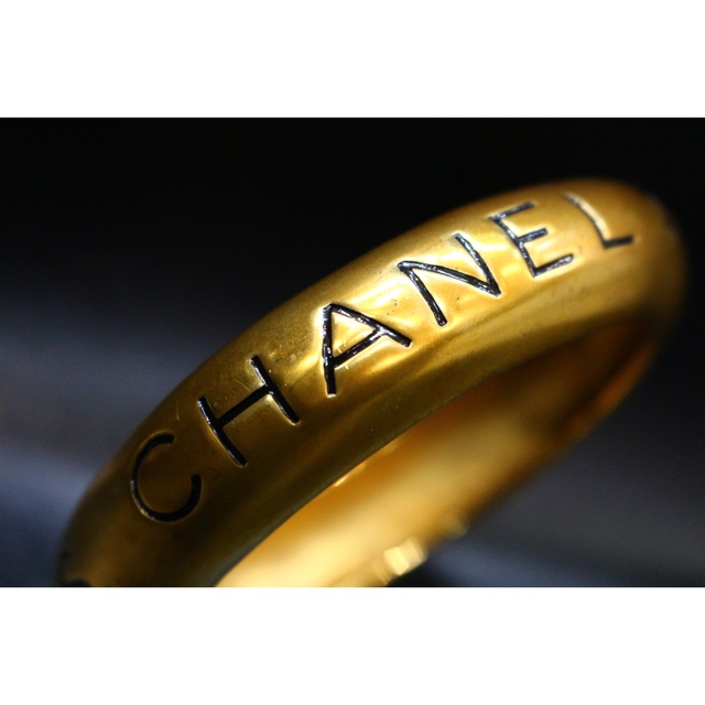 CHANEL☆ロゴバングル/ゴールド×ブラック/アクセサリー