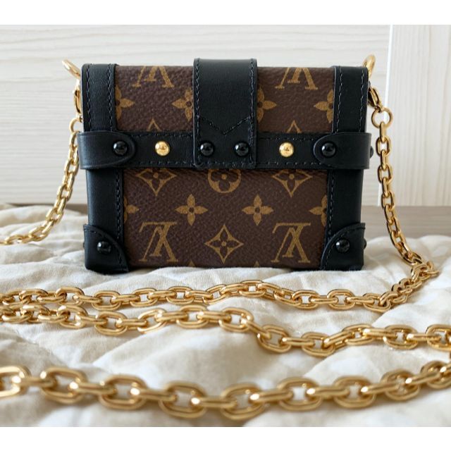 在庫お得LOUIS VUITTON ルイヴィトン エッセンシャル トランク M68566の通販 by Dominy's  shop｜ルイヴィトンならラクマショルダーバッグ