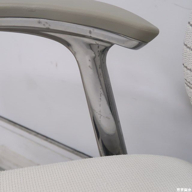 オカムラ　バロン　ハイバック　固定肘　ポリッシュ脚　ホワイト　ホワイトフレーム インテリア/住まい/日用品のオフィス家具(オフィスチェア)の商品写真