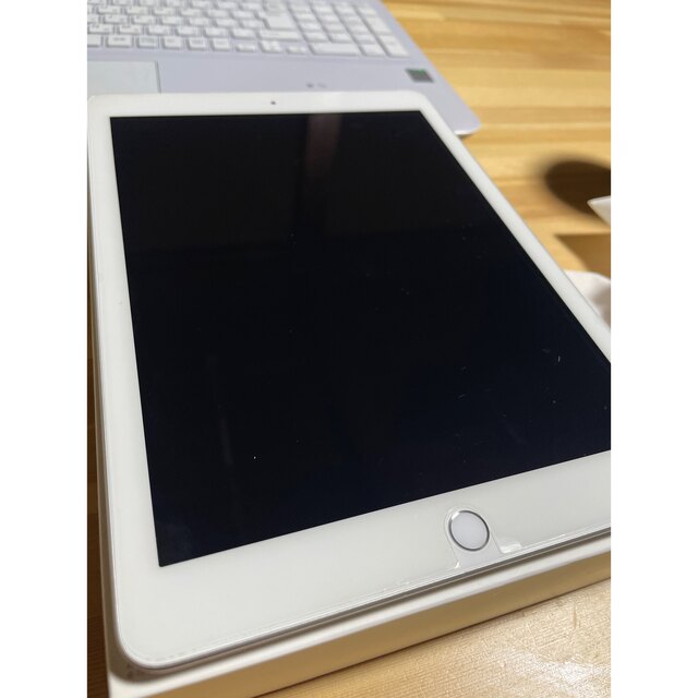 激安特価 【値下げ中】ipad第6世代 WiFiセルラーモデル 32GB シルバー