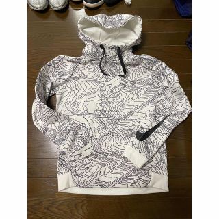 ナイキ(NIKE)のNIKE 裏起毛 防寒 フーディー パーカー S 白黒(パーカー)