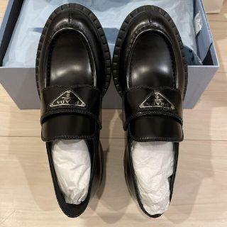 PRADA - プラダ チョコレート ブラッシュドレザー ローファーの