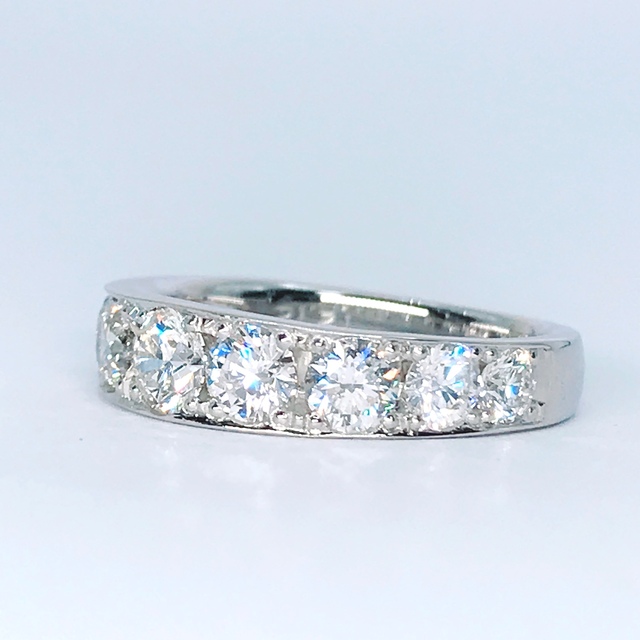 1.473ct ハーフエタニティ ダイヤモンドリング PT900 ラージ ダイヤ レディースのアクセサリー(リング(指輪))の商品写真