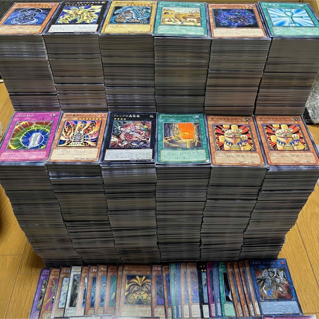 遊戯王  まとめ売り ノーマル  約10000枚 光り物100枚