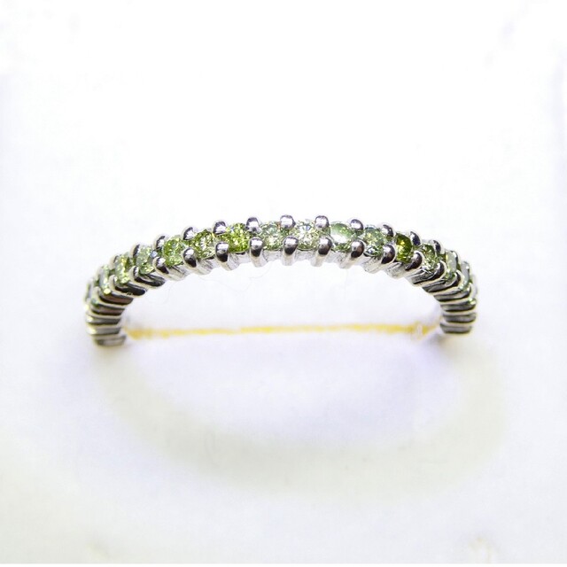 グリーンダイヤモンドリングK18WG レディースのアクセサリー(リング(指輪))の商品写真
