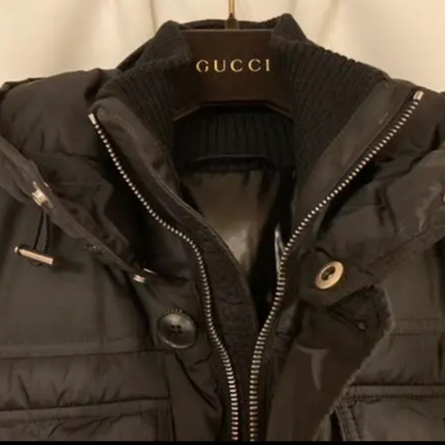 Gucci(グッチ)のGUCCI ミリタリー調　ダウンジャケット　サイズ46 新同品　ハンガーつき メンズのジャケット/アウター(ダウンジャケット)の商品写真