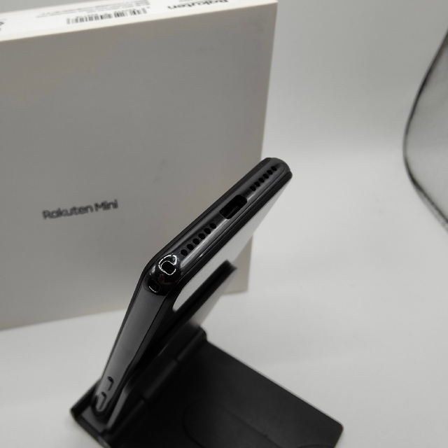 Rakuten(ラクテン)のRakuten Mini 本体 Band1 対応 中古 美品 Android スマホ/家電/カメラのスマートフォン/携帯電話(スマートフォン本体)の商品写真