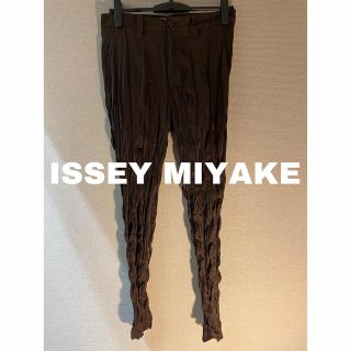 イッセイミヤケ(ISSEY MIYAKE)のISSEY MIYAKE イッセイミヤケ　スラックス　プリーツパンツ　(スラックス)