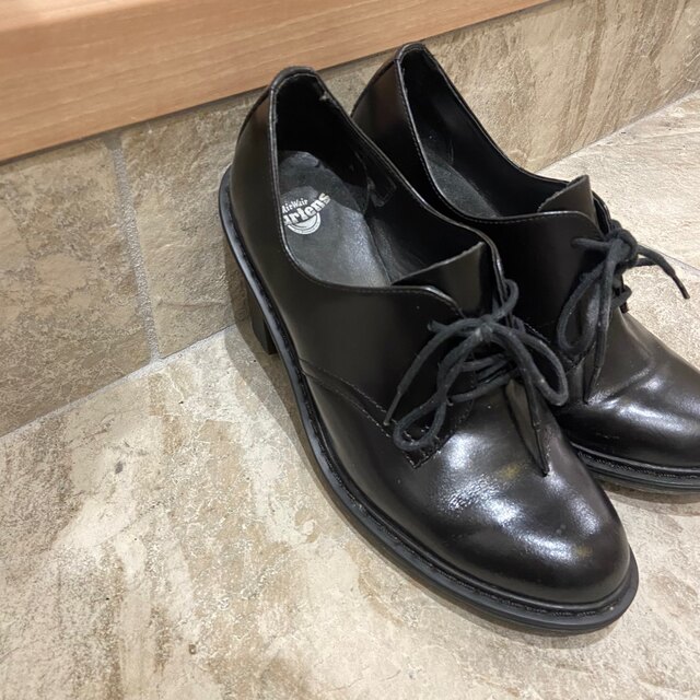 Dr.Martens(ドクターマーチン)の【限定版レア】ドクターマーチン 太ヒールパンプス レディースの靴/シューズ(ハイヒール/パンプス)の商品写真