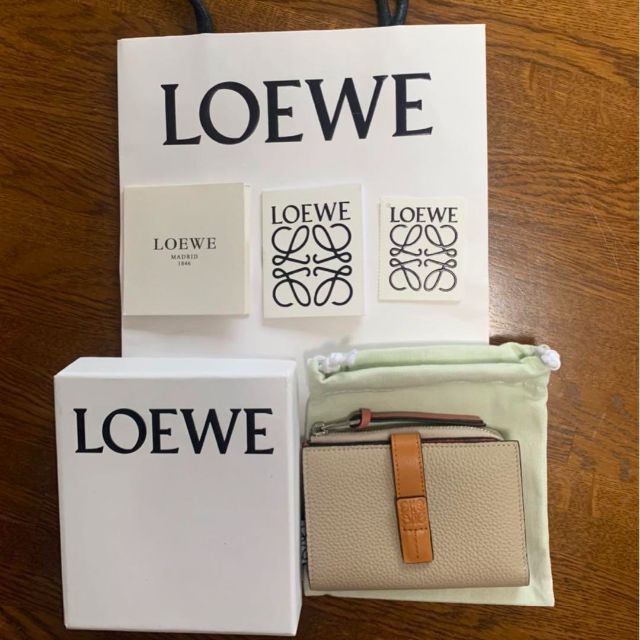 早期割引 ロエベ LOEWE 二つ折り財布 ライトオーツ / ハニー