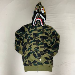 アベイシングエイプ(A BATHING APE)のA bathing bape カモ シャークパーカー Mサイズ(パーカー)