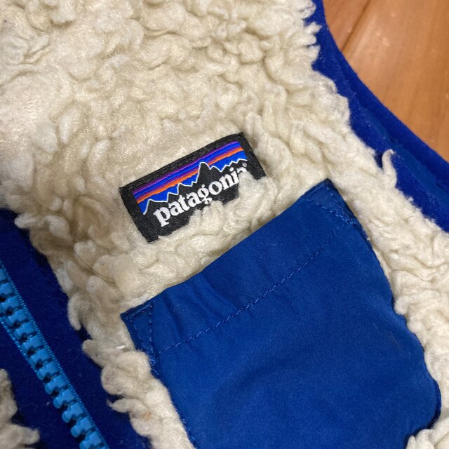 patagonia(パタゴニア)のパタゴニア　レトロベスト　12〜18m キッズ/ベビー/マタニティのベビー服(~85cm)(ジャケット/コート)の商品写真