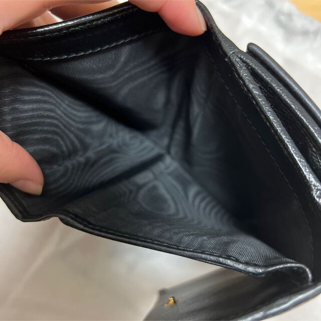 ミュウミュウ 折り財布 マドラス スタービジュー オールレザー 黒色 ミュウミュウ 折り財布 マドラス スタービジュー オールレザー 黒色