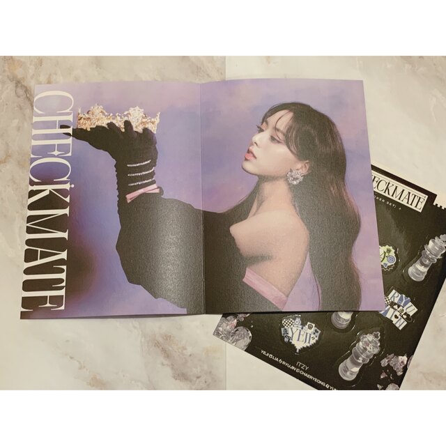 ITZY(イッチ)のitzy ユナ　ミニポスター エンタメ/ホビーのCD(K-POP/アジア)の商品写真