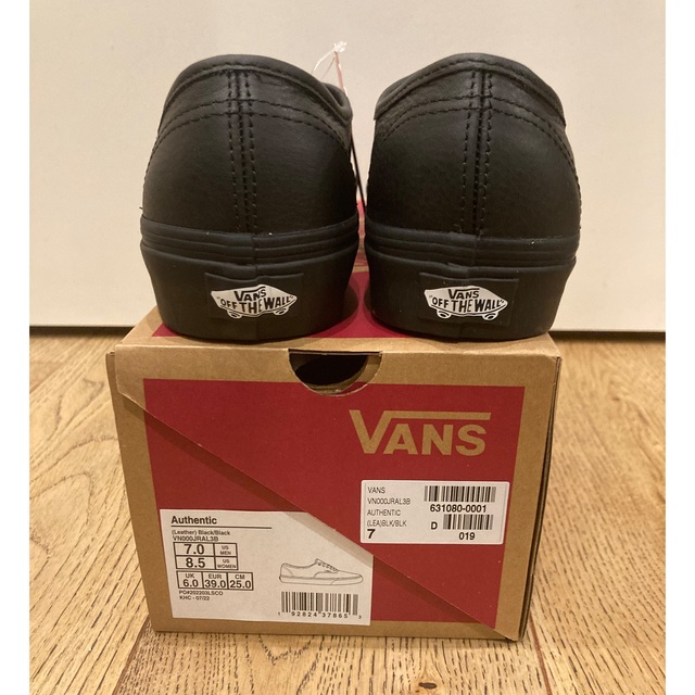 AUTHENTIC（VANS）(オーセンティック)のヴァンズ オーセンティック モノ レザー ブラック US7.0 25.0cm メンズの靴/シューズ(スニーカー)の商品写真