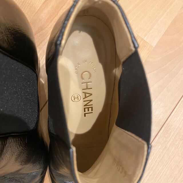 CHANEL(シャネル)のCHANEL♡サイドゴアショートブーツ(37) レディースの靴/シューズ(ブーツ)の商品写真